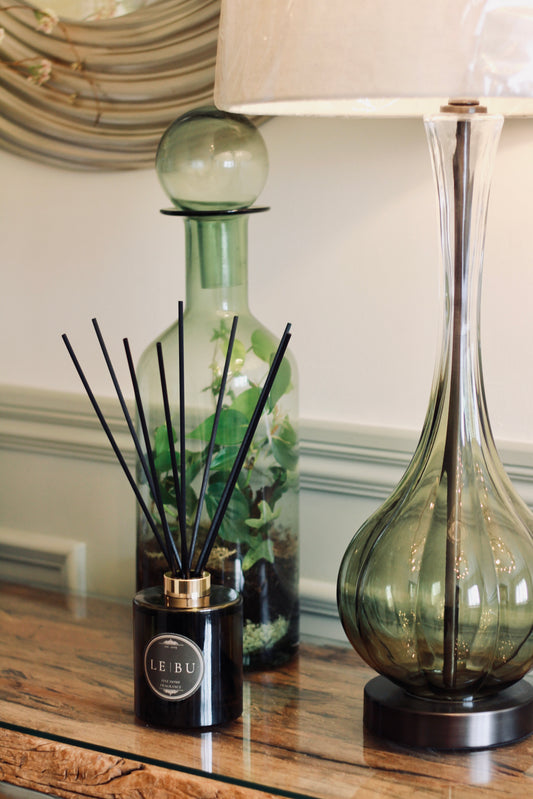Statement LE | BU 500ml reed diffuser with black reeds for elegant interiors