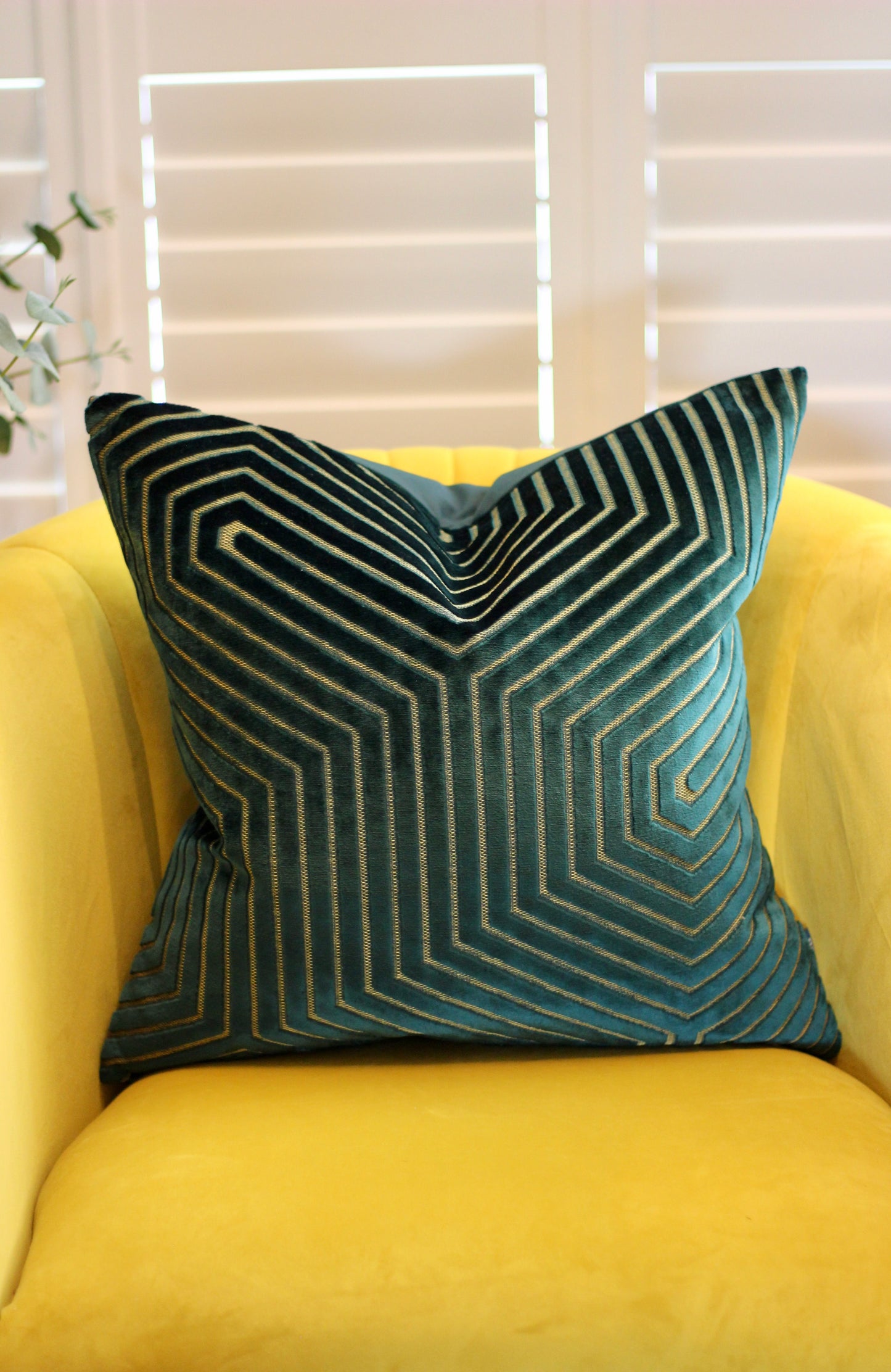 Shimmer Velvet Cushion - Emerald