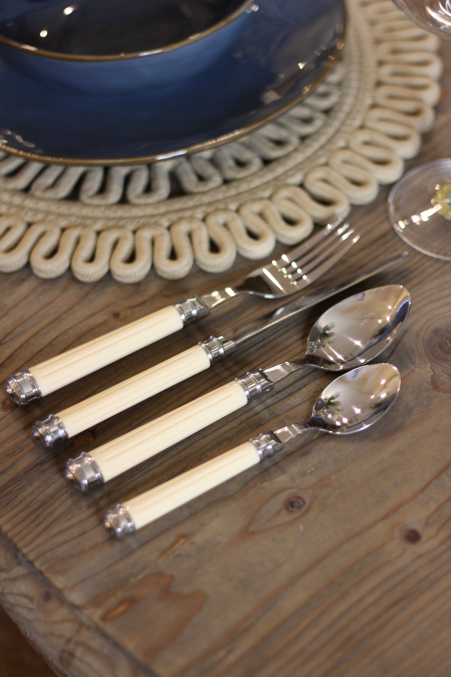 Retro Stlye Cutlery Set