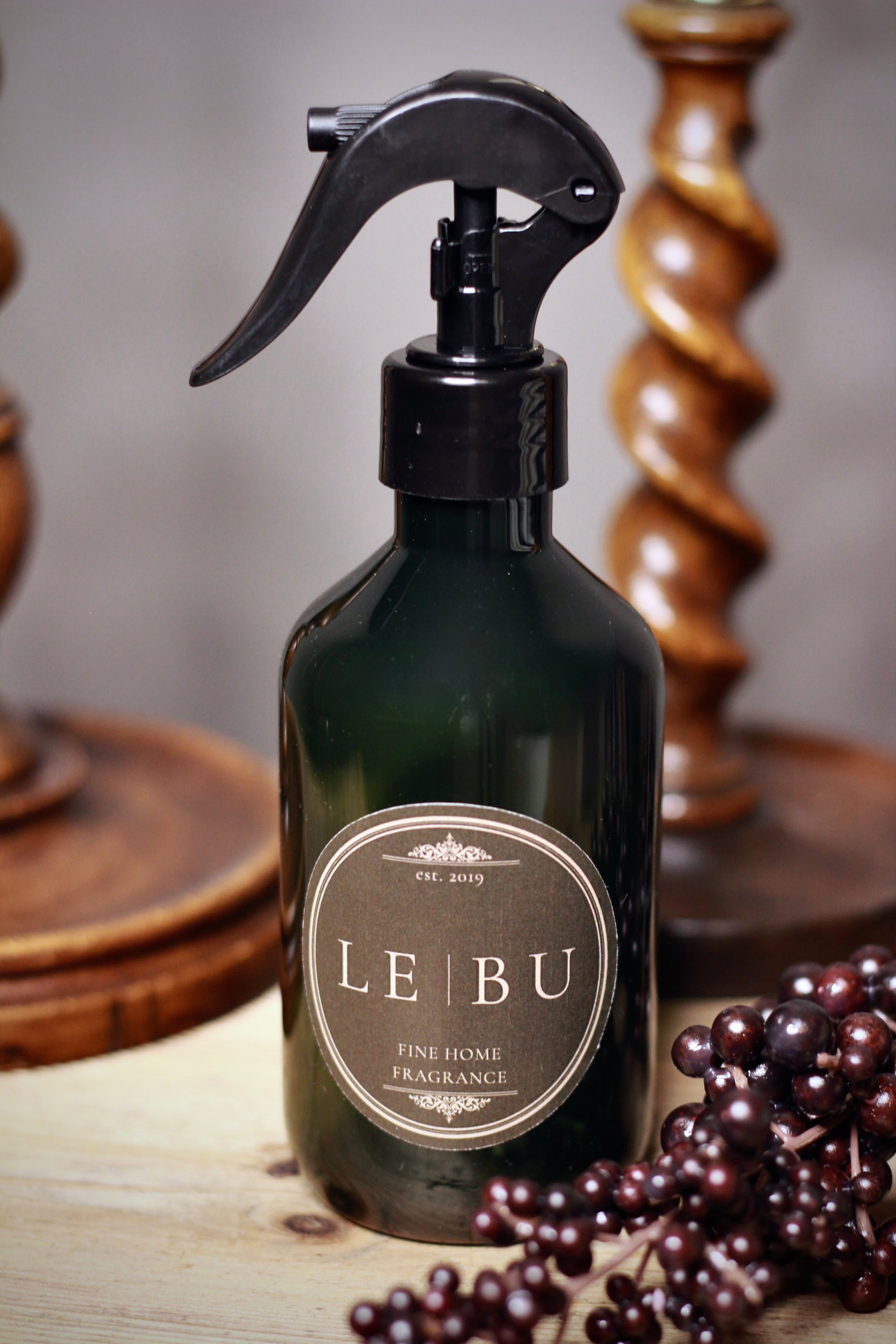 Gentleman’s Lounge – Room Perfume detail – Leya Buster Interiors